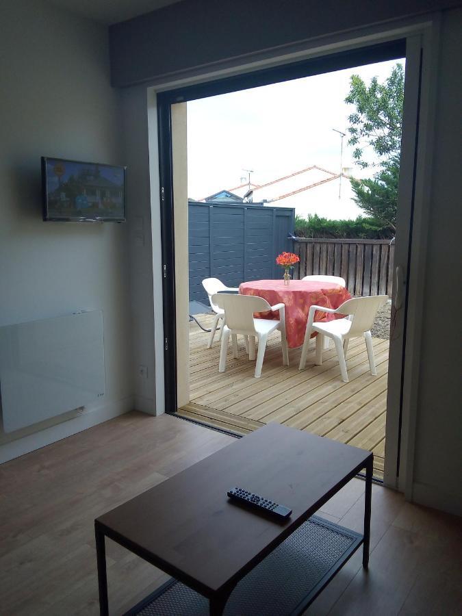 Apartamento Au Refuge Des Farfas Saint-Paul-en-Pareds Exterior foto